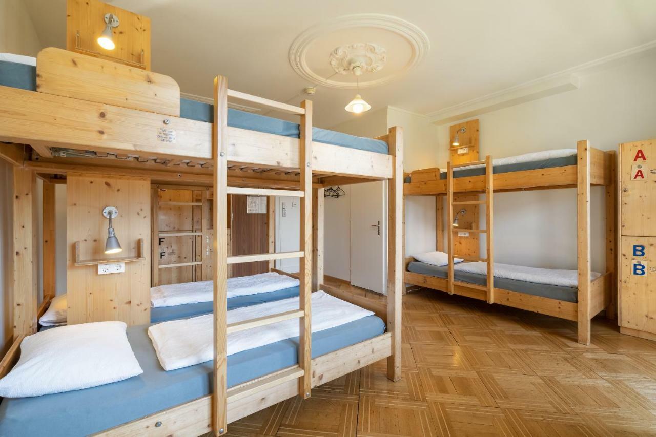 Single Bed Female 7-Bed Dormitory Room Women Only,902963863:JPEG